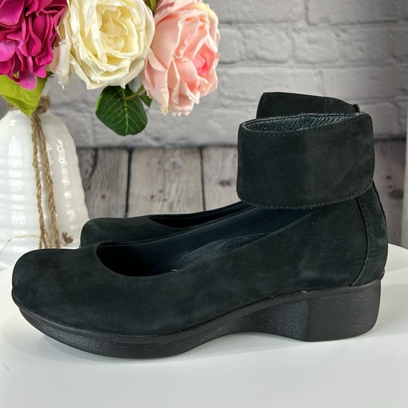 DANSKO LULU Black Suede Ankle Strap Mary Jane Flats - Picture 3 of 17